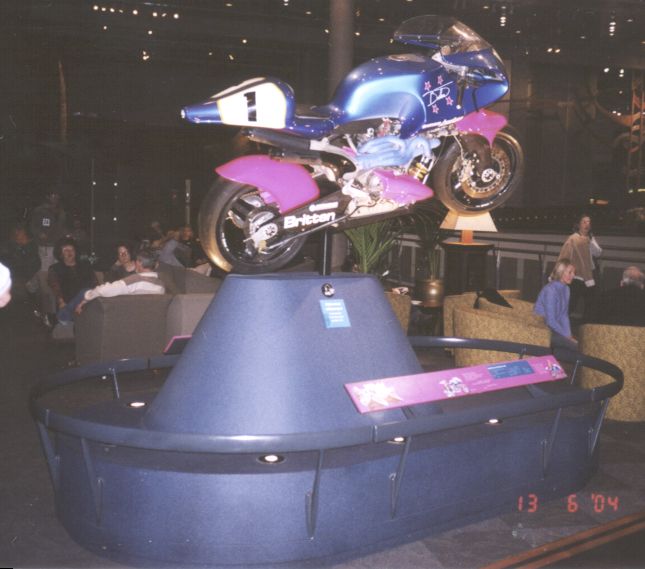 Fot. #B5. Motocykl synnego geniusza technicznego Johna Britten